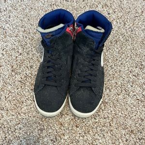 Nike Women’s Blazer Mid Rebel Black/Summit White-Deep Royal Blue